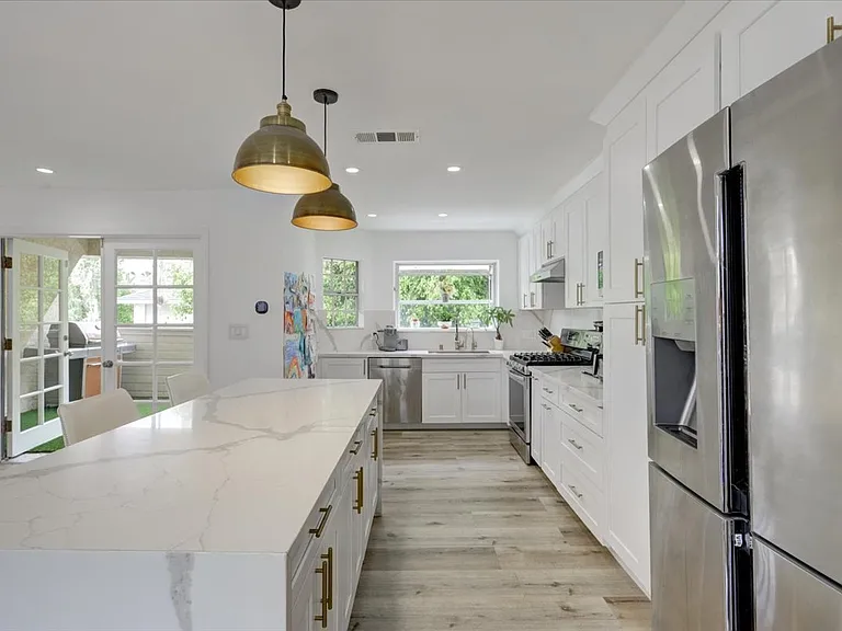 2402 Carnegie Ln #A — Photo 12