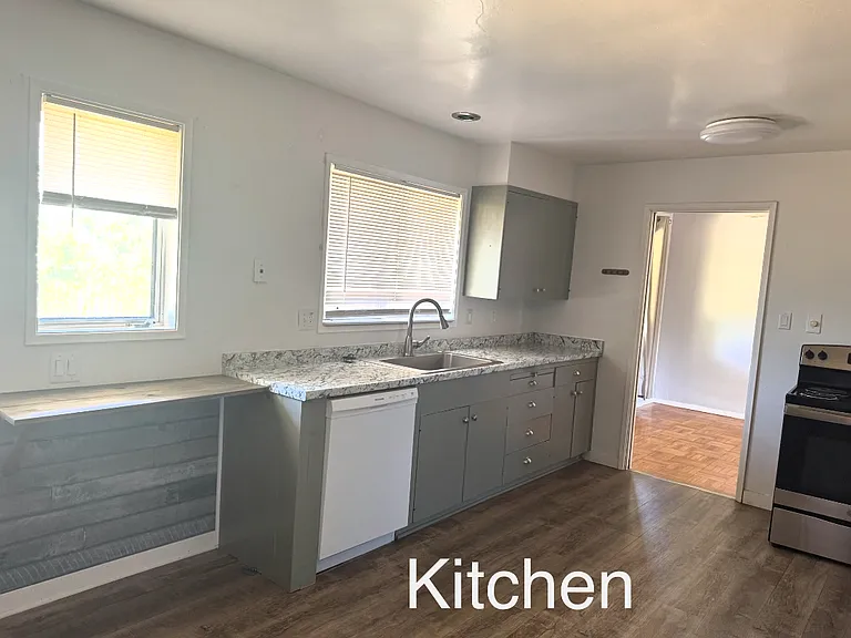 5230 NE Laurel Dr — Photo 4