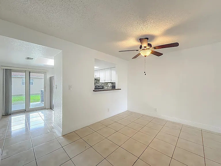 7504 NW 44th Ct #W — Photo 33