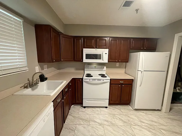 421 Redding Rd #1 — Photo 11