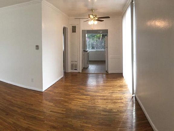 3rd image of 7607 Fountain Ave