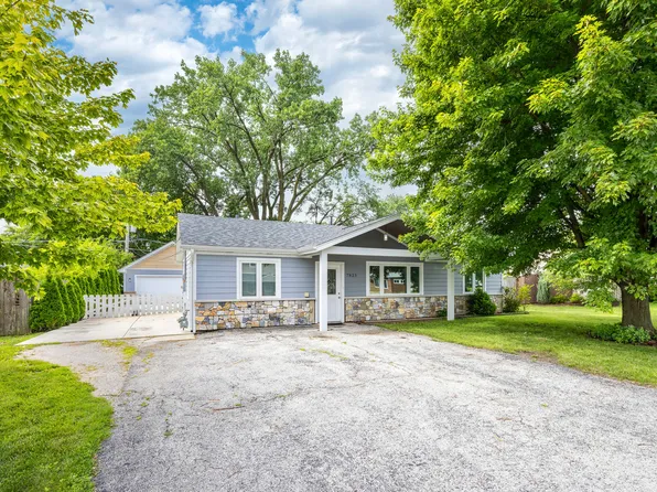 7823 W 98th Pl, Hickory Hills, IL 60457