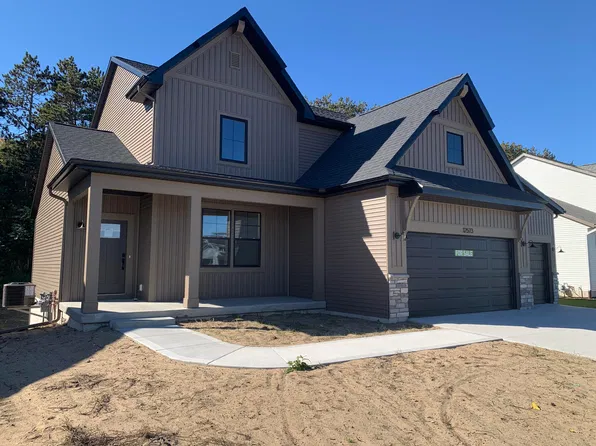 12573 Riverton Rd, Grand Haven, MI 49417
