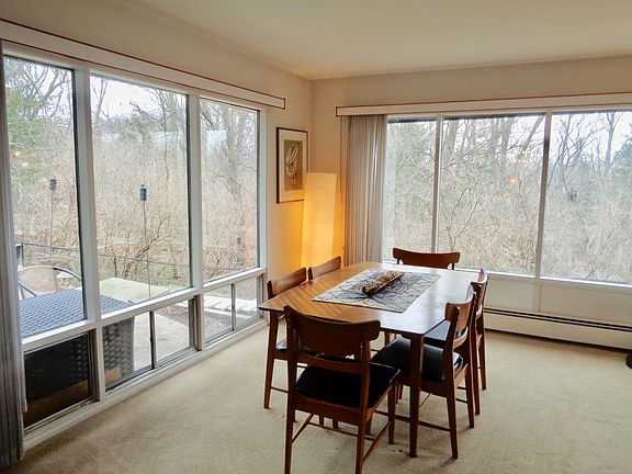 4th image of 423 Huronview Blvd