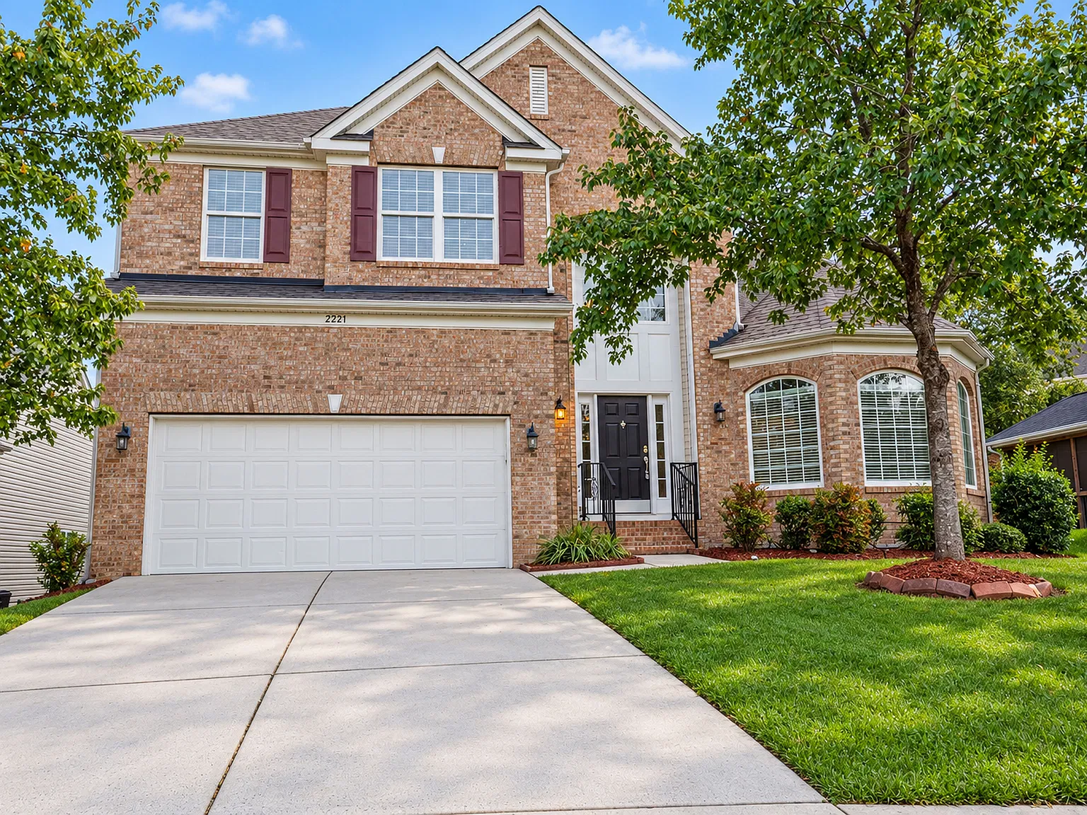 5 bed, 2900 sqft, $3,000 — Photo 1