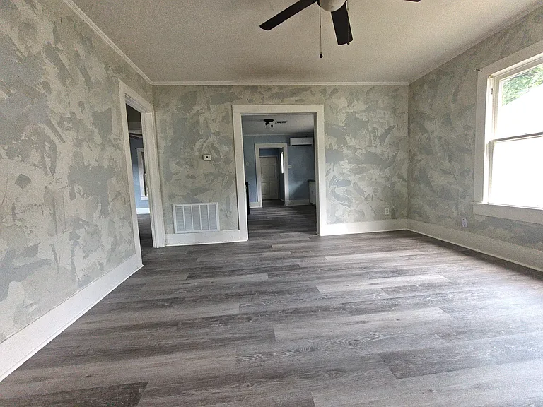1711 W South St — Photo 6