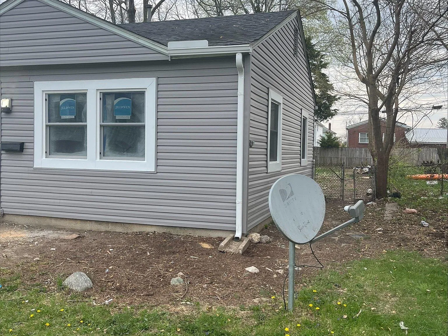 3 bed, 1000 sqft, $1,350 — Photo 3