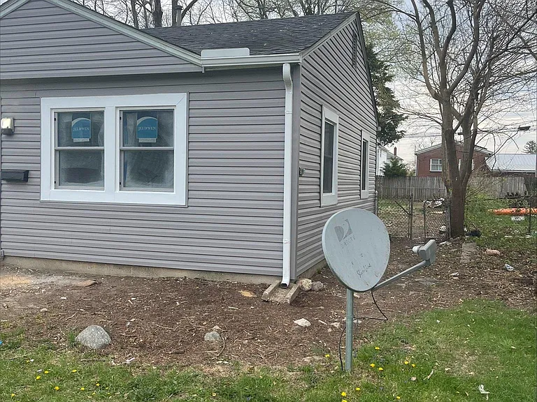 420 S Wheatland Ave — Photo 3