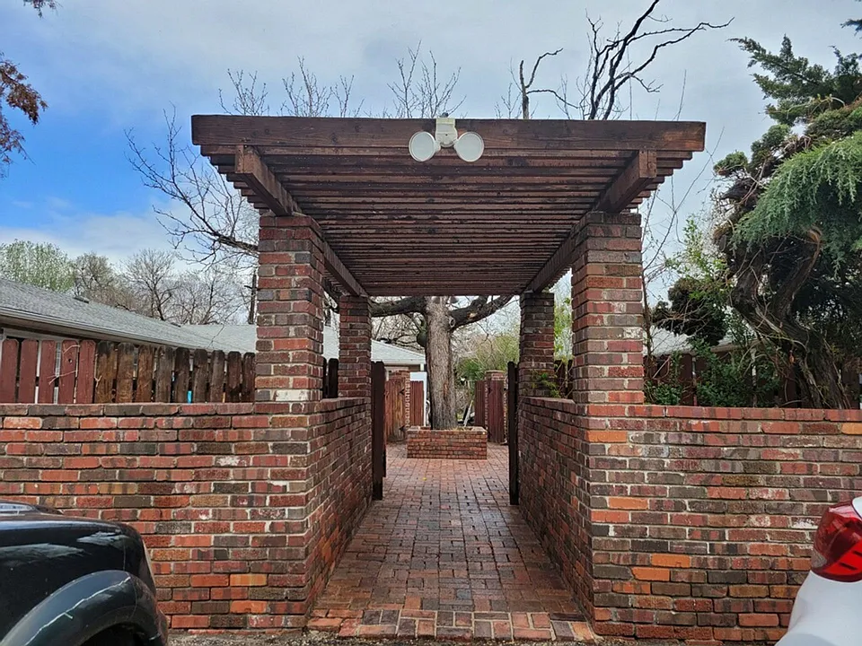 4462-4476 Jay St