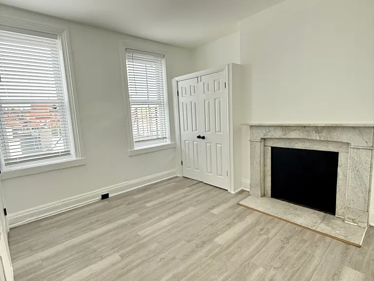 1015 Cathedral St #4 — Photo 6