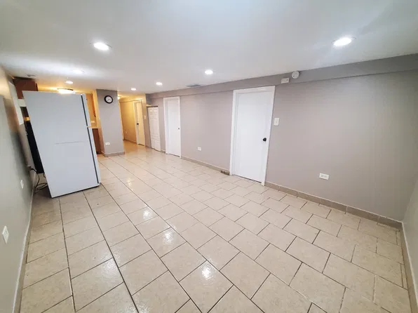 5243 W Berteau Ave #B, Chicago, IL 60641