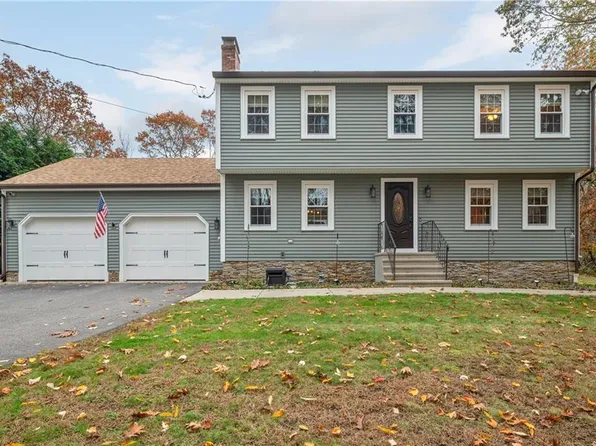883 Reynolds Rd, Glocester, RI 02814
