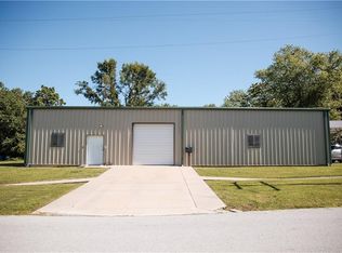 301 N Magnolia Ave, Columbus, KS 66725