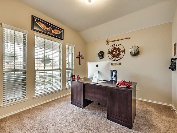 4th image of 576 Indian Hill Drive
