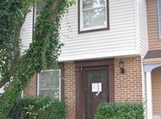 8298 Crestmont Cir, Springfield, VA 22153