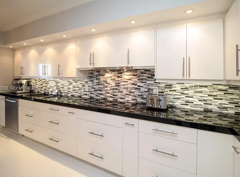 9801 Collins Ave #9W — Photo 5
