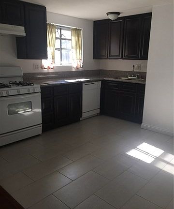 3rd image of 3034 E Valley View Ave