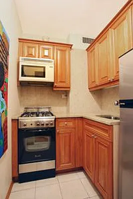 Sold by Douglas Elliman | media 18