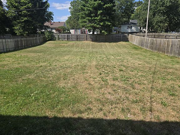2nd image of 426 W Main St