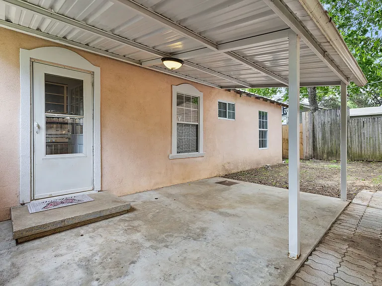 1424 Knight St — Photo 13