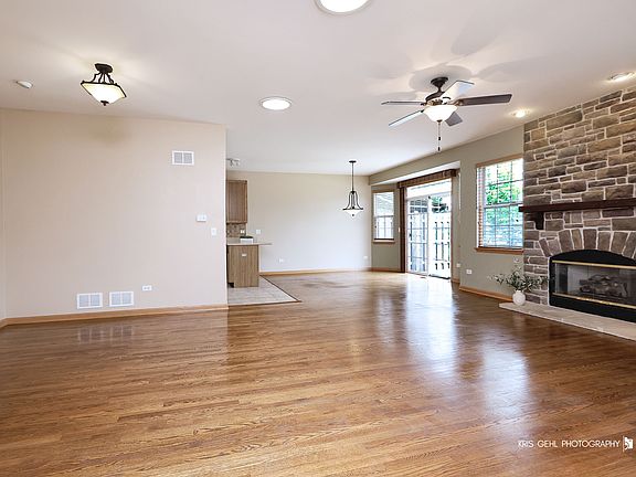 3rd image of 91 Enfield Ln #91