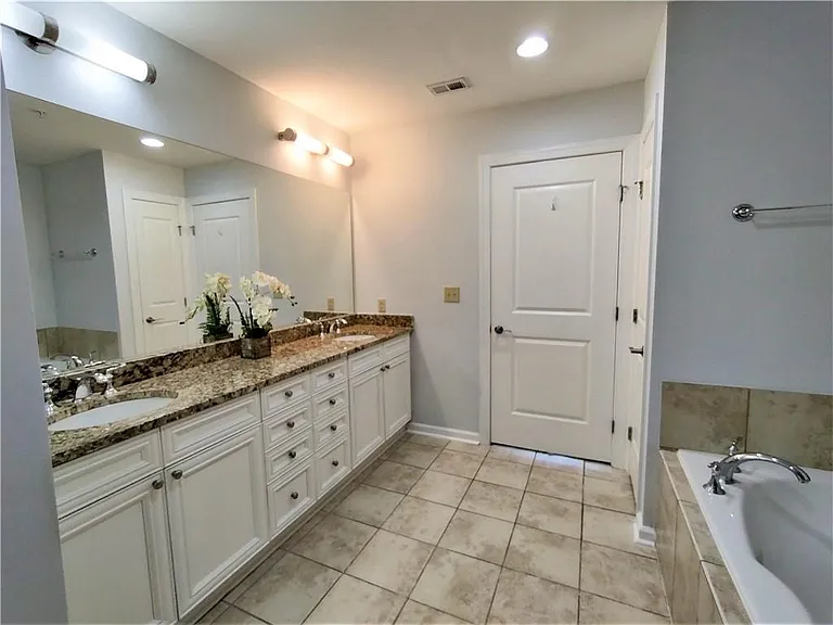 2950 Mount Wilkinson Pkwy SE #402 — Photo 30