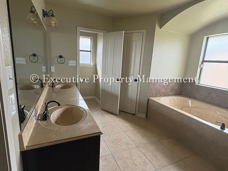 2808 Natural Ln — Photo 9