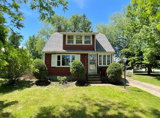 18012 Cornwall Rd, Cleveland, OH 44119