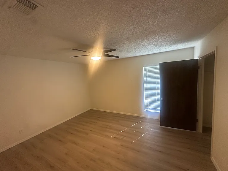 2502 La Rochelle Dr — Photo 5