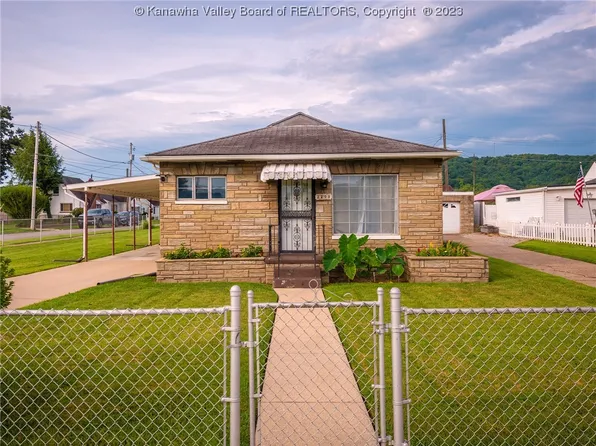 2203 Dunbar Ave, Dunbar, WV 25064