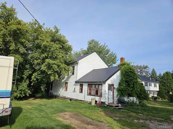 521 Zinc St, Ontonagon, MI 49953