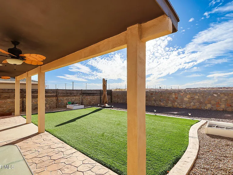 3921 Desert Dunes Dr — Photo 40