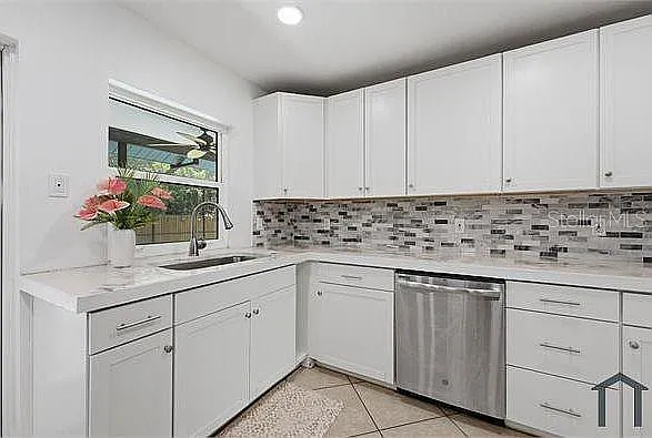 4404 Meadow Creek Cir — Photo 9