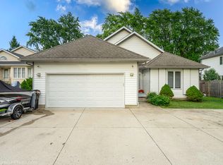 20739 N Weiland Rd, Prairie View, IL 60069
