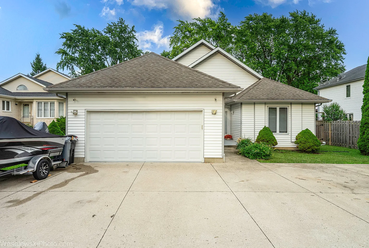 20739 N Weiland Rd photo 1