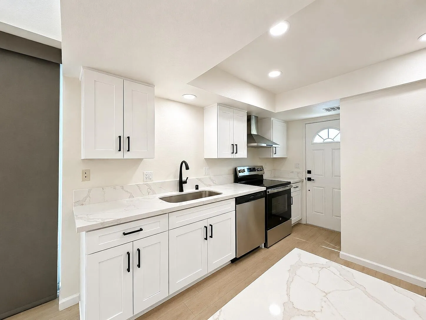 2 bed, 1214 sqft, $2,600 — Photo 4