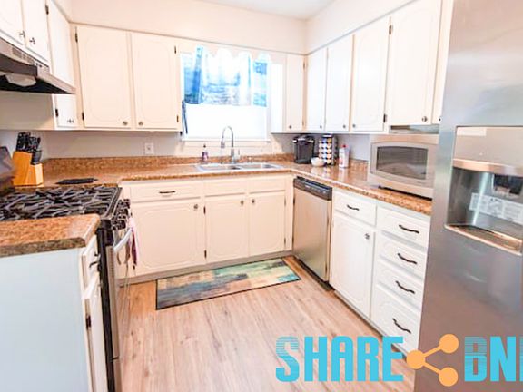 5th image of 9108 Peach Tree Ln #9108