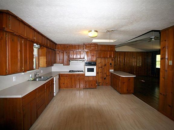 5th image of 4116 Church Dr