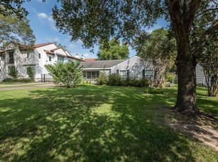 5214 Maple St, Bellaire, TX 77401