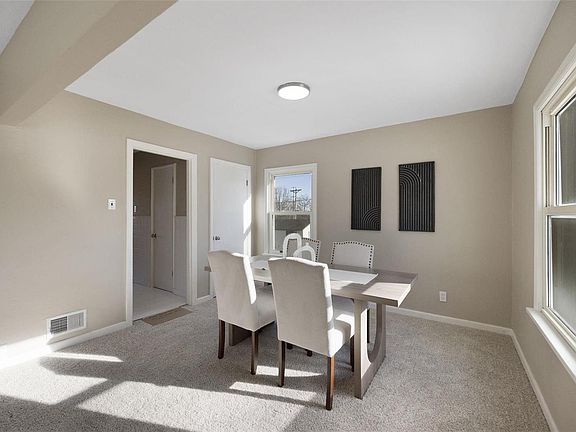5th image of 9241 Southview Ln