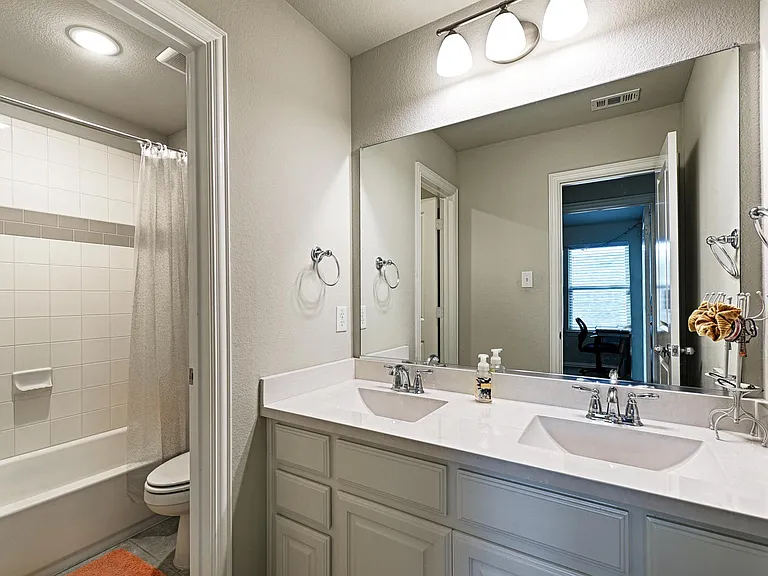 3515 Washington Dr — Photo 39