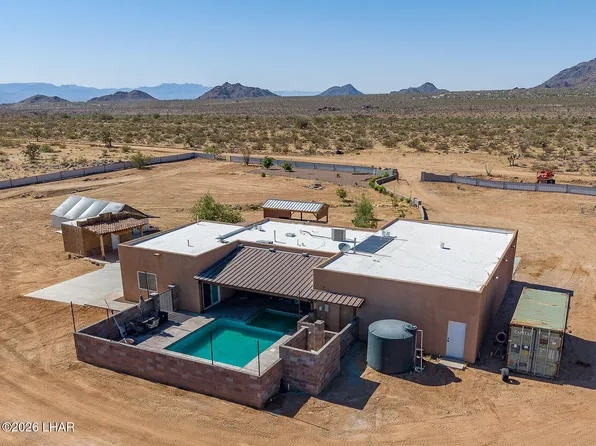 2424 E Beth Dr, Yucca, AZ 86438