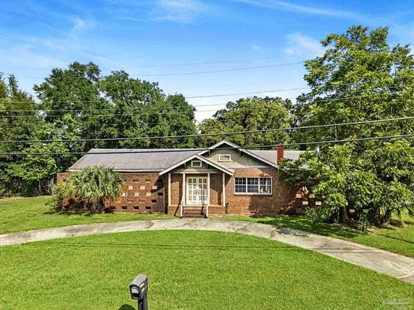 1018 Titi St, Flomaton, AL 36441