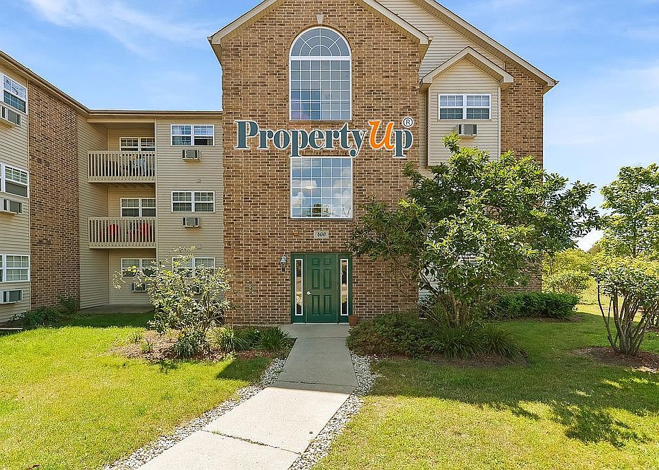 1st image of 400 Cunat Blvd APT 2F