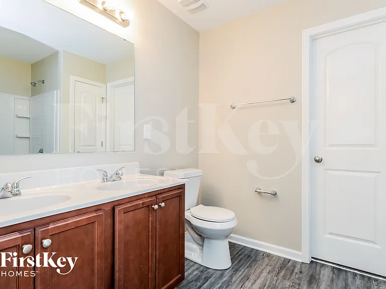 910 Park Rd — Photo 11