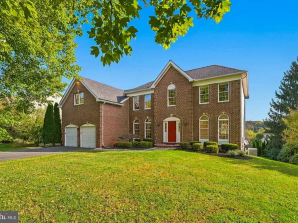 1317 Dasher Ln, Reston, VA 20190