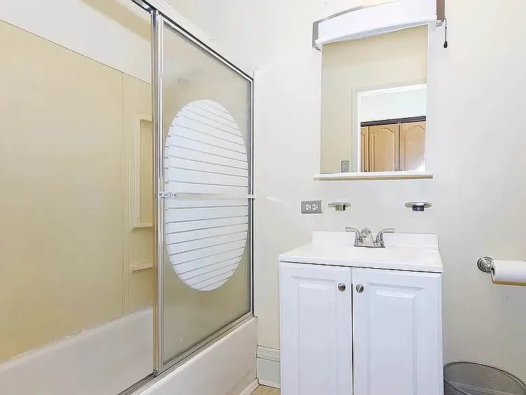 20-23 Steinway St #2F — Photo 6