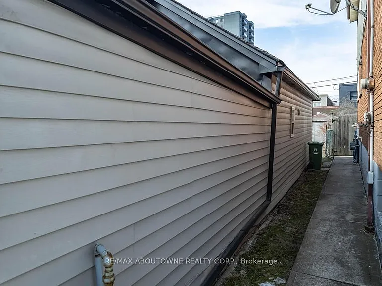 131 West Ave N — Photo 17