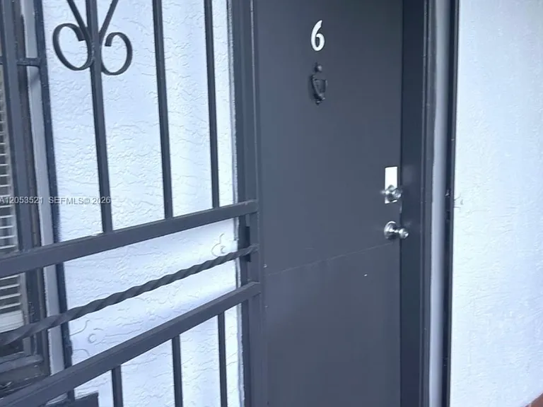 1944 SW 6th St #6 — Photo 3