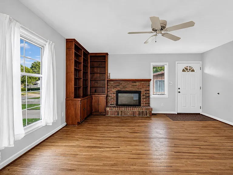 1253 Holgate Ave — Photo 6